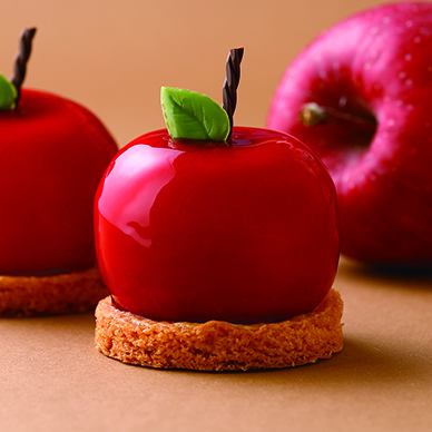 本物より可愛い コロンとした赤りんごケーキが話題に ココシル秋葉原